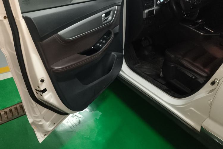 Used FORTHING Joyear X5 2017 1.6L CVT Luxury Model Driver Seat