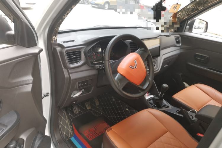 Used Wuling Hongguang V 2019 1.5L Jingqu Edition Sealed-Window Vehicle China VI LAR
