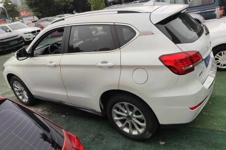 Used Haval H2 2018 Red-Label 1.5T Dual-Clutch Two-Wheel-Drive Luxury Model