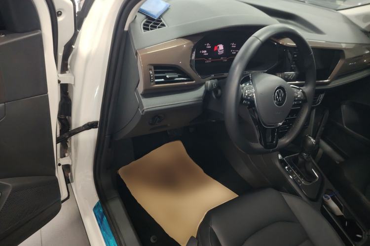 Used Volkswagen Tharu 2022 330TSI Four-Wheel Drive Luxury Edition
