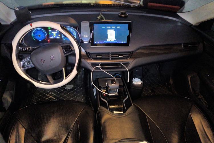 Used Hongqi E-QM5 2021 Online Booking Charging Basic Edition 5 Seats Center Console