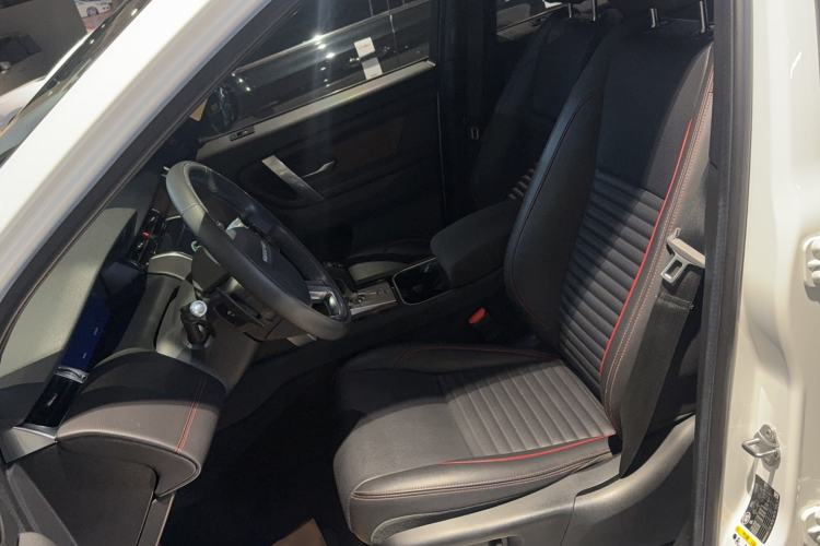 Used Land Rover Discovery Sport 2021 249 PS R-Dynamic S Performance Edition Left Front Seat