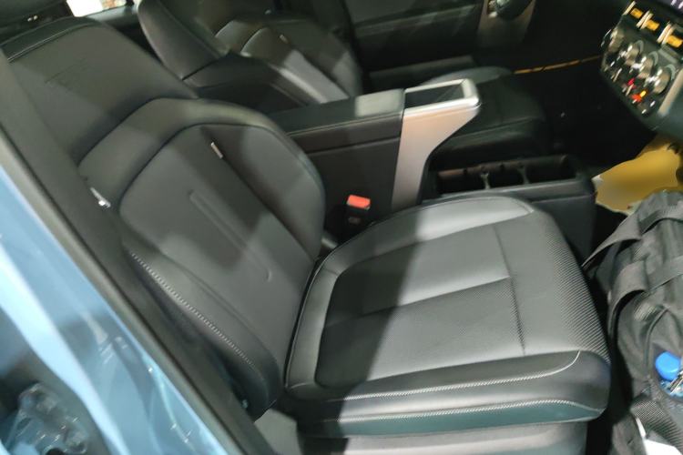 Used iCAR V23 2025 401 Two-Wheel Drive Intelligent Driving Version
