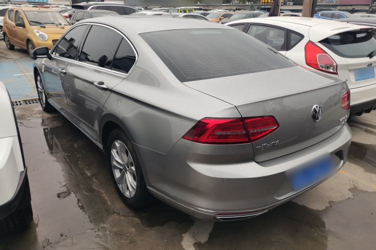 Used Volkswagen Magotan 2017 330TSI DSG Luxury Model
