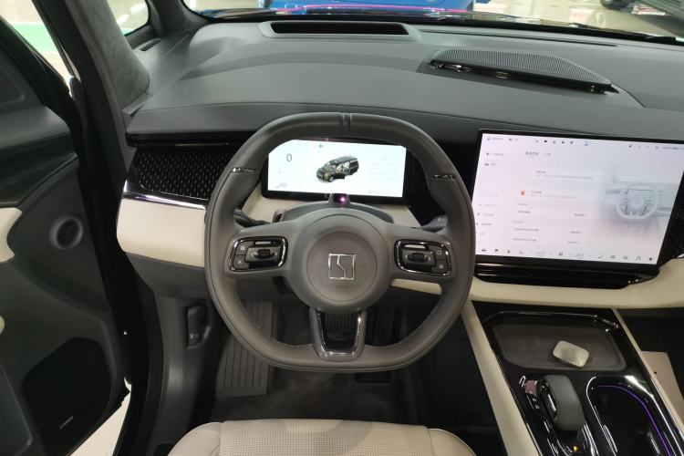 Used Zeekr 009 2024 Six-Seat Executive Version 4WD 108 kWh Steering Wheel