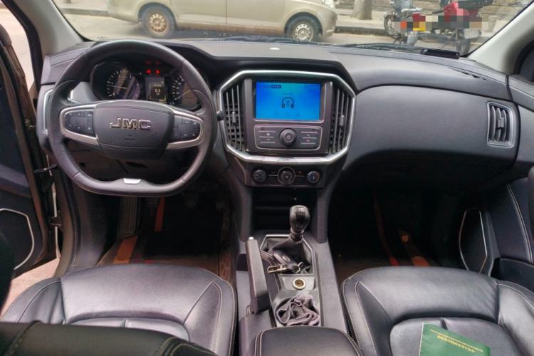 Used JMC Yuhu 7 2020 2.0T Diesel Manual Two-Wheel Drive Comfort Edition Short Wheelbase China VI Standard JX4D20A6L Center Console