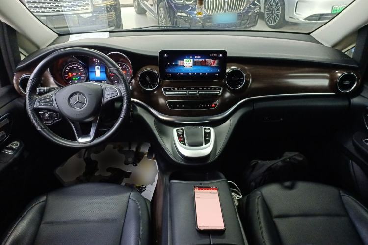 Used Mercedes-Benz V-Class 2021 V 260 Avantgarde Edition
