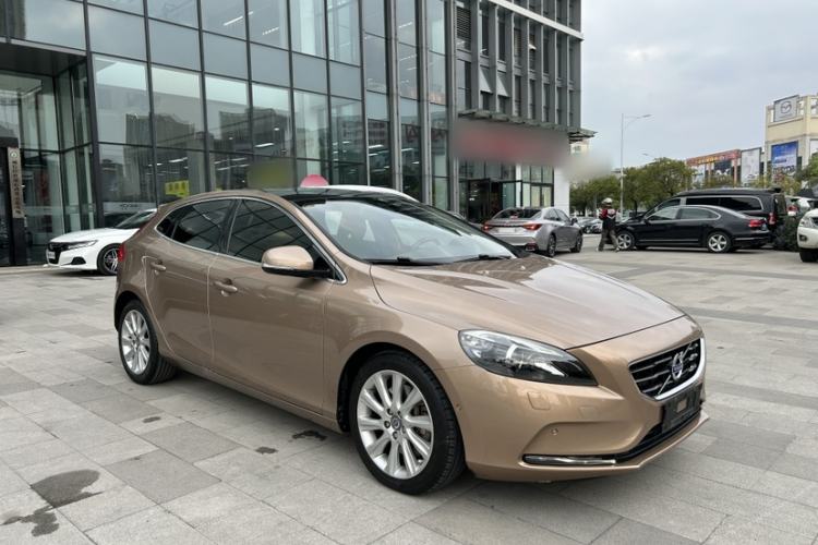 Used Volvo V40 2014 2.0T Zhiya Edition Exterior 4
