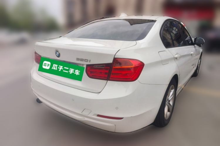 Used BMW 3 Series 2015 320i Luxury Line Stylish Edition Exterior 5