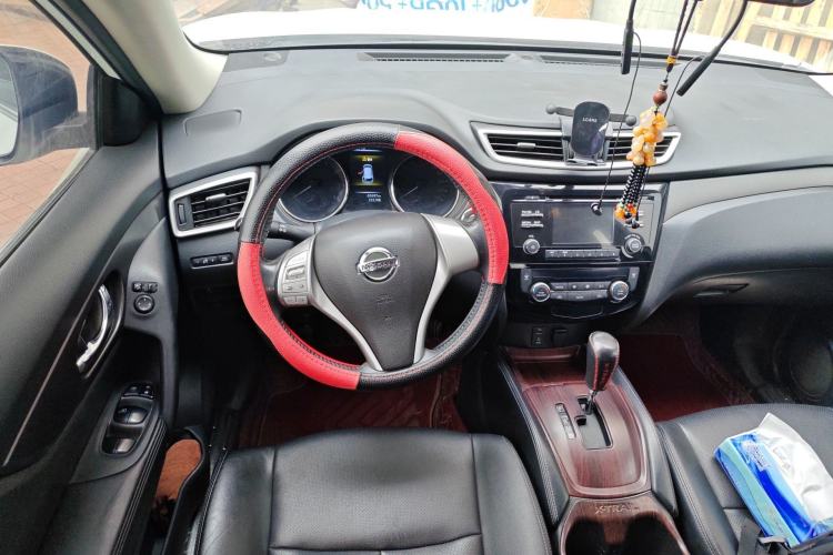 Used Nissan X-Trail 2014 2.0L CVT Comfort Edition 2WD Steering Wheel