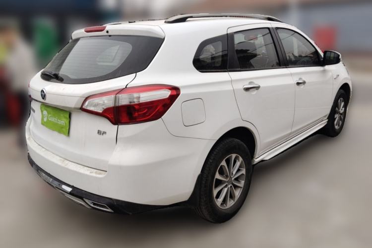 Used Venucia T70 2015 1.6L Manual Ruixing Edition
