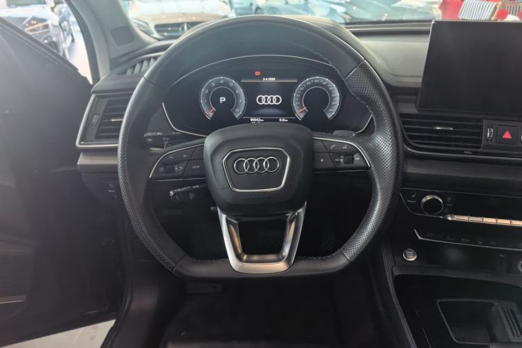 Used Audi Q5L 2022 Updated 45T Luxury Dynamic Version Steering Wheel