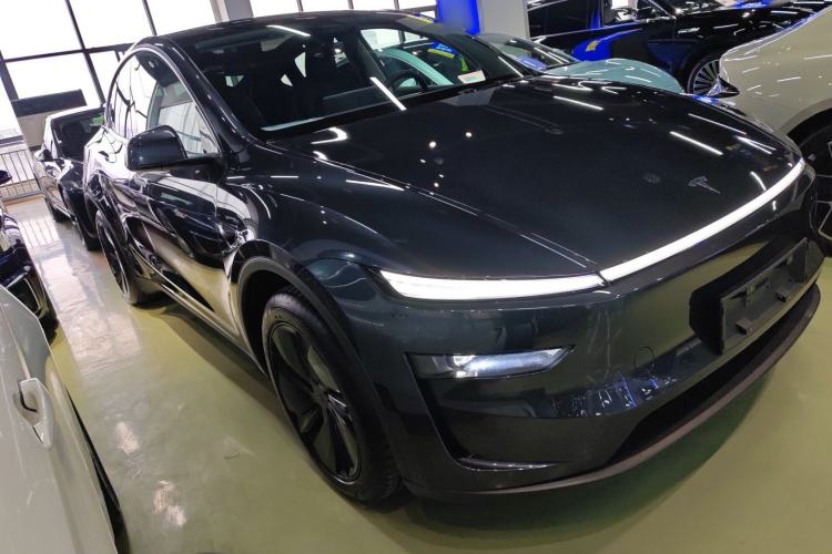 Used Tesla Model Y 2025 Rear-Wheel-Drive Version