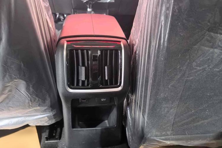 Used Bestune B70 2025 Dragon Edition 1.5T Enjoy Customization Model Interior 8