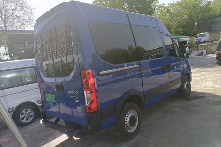 Used Iveco Eurocargo 2021 2.0T Manual Super Rui Short Wheelbase High-Roof Manual Door F1A