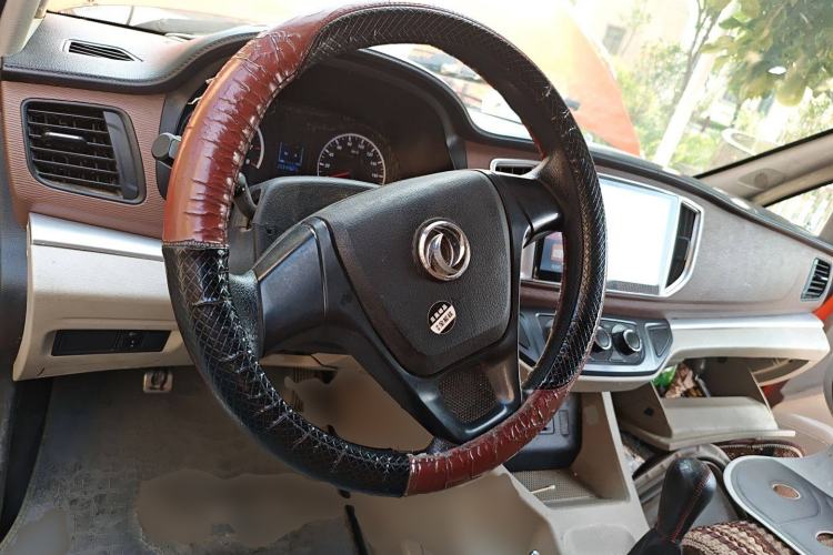 Used FORTHING Lingzhi 2022 V3 1.6L Base Model 2 Seats
