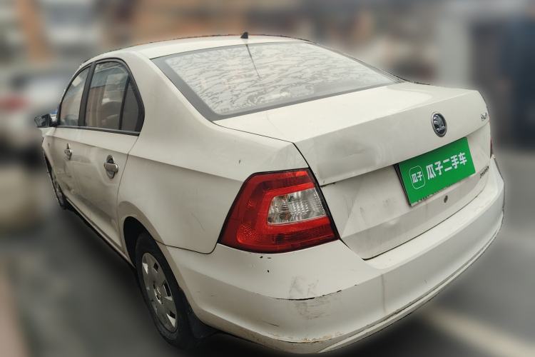 Used Skoda Rapid 2015 1.4L Manual Enjoyment Model
