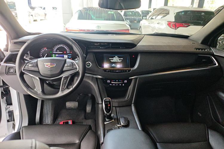 Used Cadillac XT5 2018 25T Tech Model
