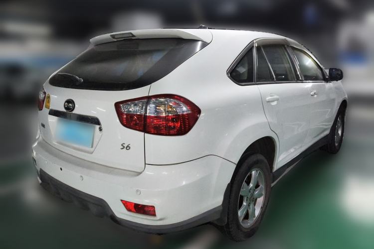 Used BYD S6 2013 Jingyue Edition 2.0L Manual Luxury Model 5 Seats
