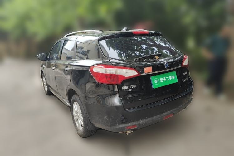 Used Venucia T70 2015 2.0L CVT Smart Edition