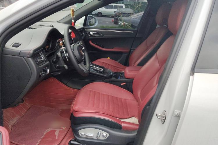 Used Porsche Macan 2022 Macan 2.0T Left Front Seat