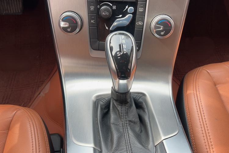 Used Volvo S60 2015 S60L 2.0T Zhiyuan Edition