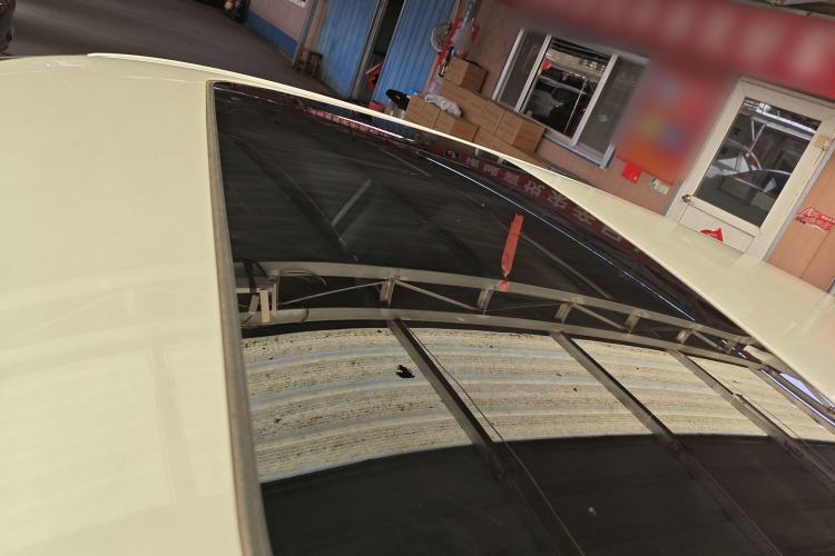 Used Nissan Lannia 2016 1.6L CVT Cool Edition Roof