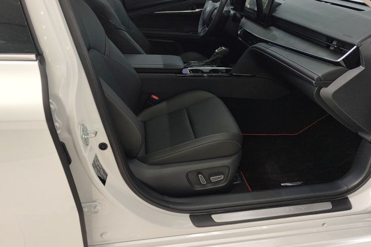 Used Toyota Camry 2026 Model Dual-Engine 2.0HSE Sport Lite Edition Right Front Seat