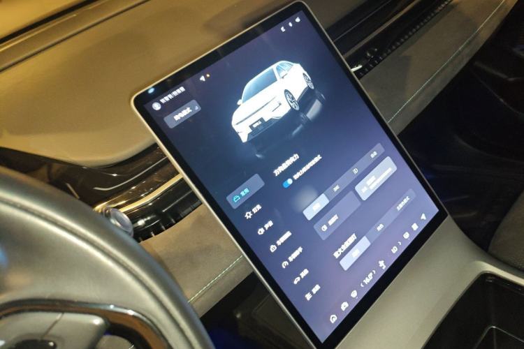 Used Geely Galaxy L6 2024 125km Creative Edition
