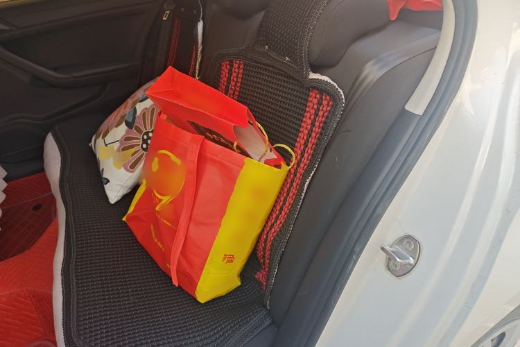 Used Volkswagen Jetta 2015 Value Edition 1.6L Manual Fashionable Style Left Rear Seat