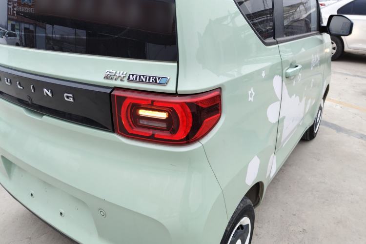 Used Wuling Hongguang MINIEV 2021 Macaron Sandwich Model 120 km Lithium Iron Phosphate