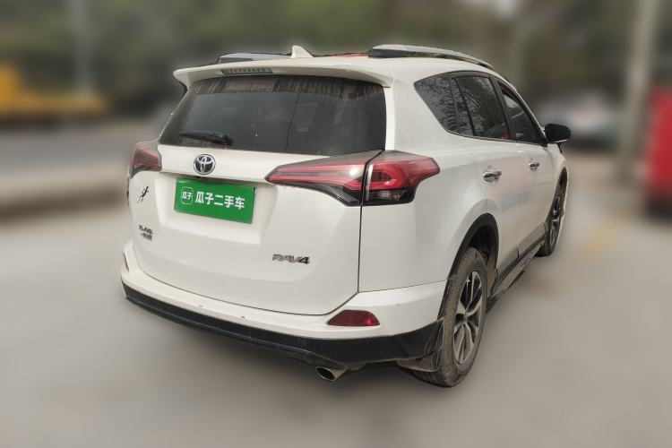 Used Toyota RAV4 2016 2.0L CVT Two-Wheel Drive Fashion Edition China V Standard