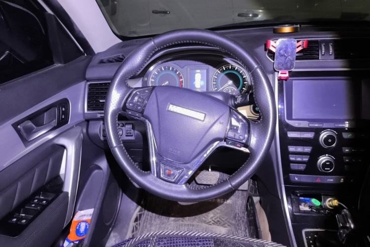 Used Haval H2 2016 Red-Label 1.5T Automatic Two-Wheel Drive Luxury Model Steering Wheel