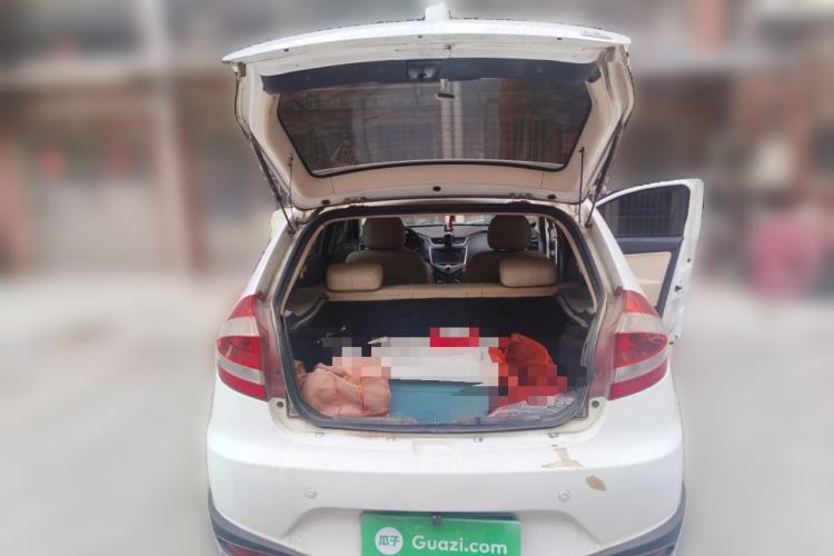 Used Chery Fengyun 2 2013 Hatchback 1.5L Manual Ruiyi Edition Trunk