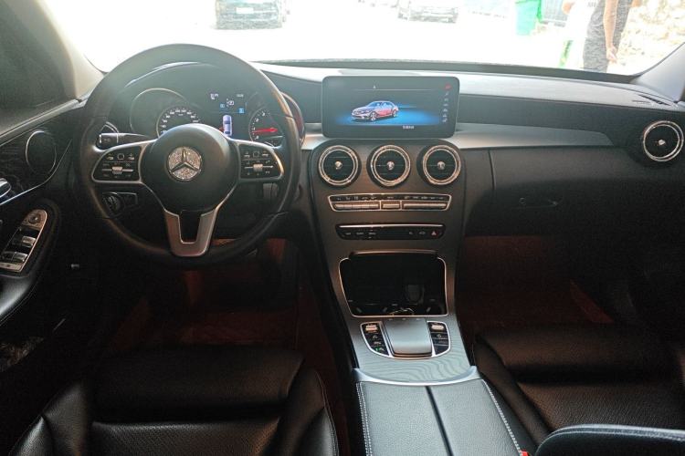 Used Mercedes-Benz C-Class 2019 C 180 L Fashion Edition Sport Version Center Console