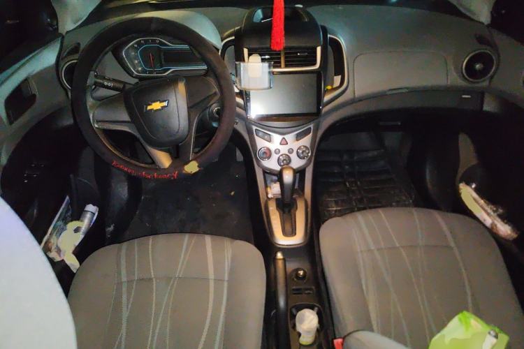 Used Chevrolet Aveo Sonic 2014 Sedan 1.4SL AT Fashion Edition