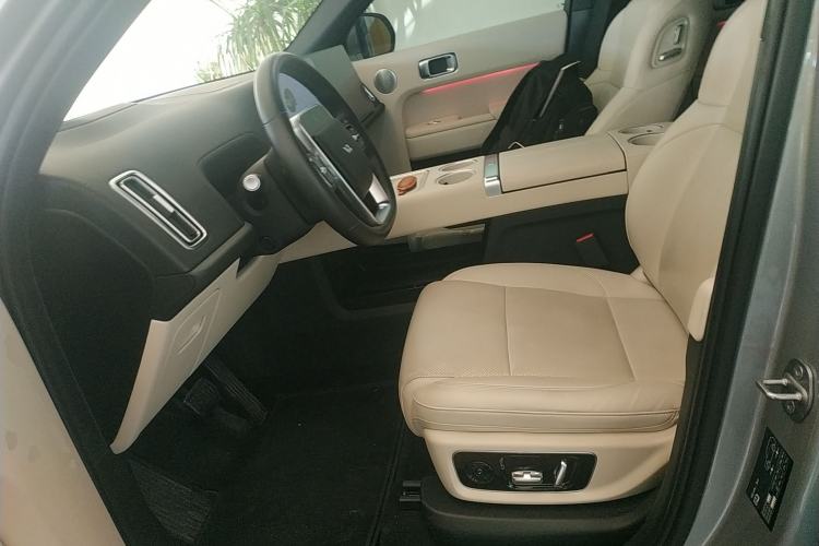 Used Li Auto L8 2023 Pro Model
