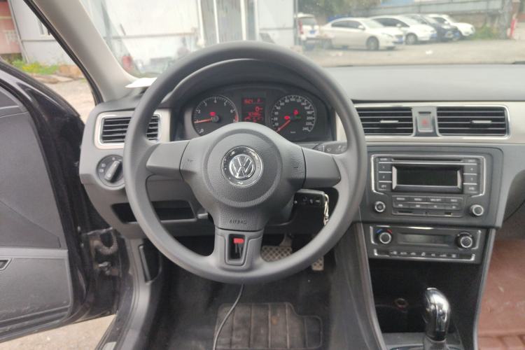 Used Volkswagen Santana 2015 1.6L Automatic Comfort Edition Steering Wheel