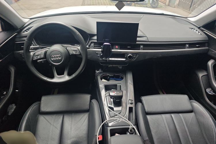 Used Audi A4L 2022 40 TFSI Luxury Dynamic Model
