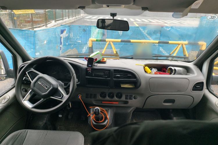 Used JMC Transit 2017 2.8T Commercial Version Short Wheelbase Mid-Roof 6/7/8-Seater JX493 Center Console