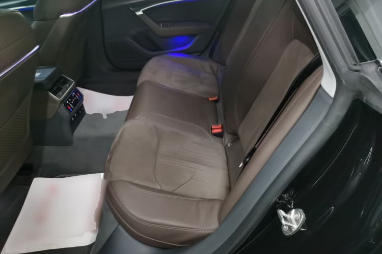 Used Audi A7L 2024 45TFSI S-line Dream-Building Edition Flow Crystal Package
