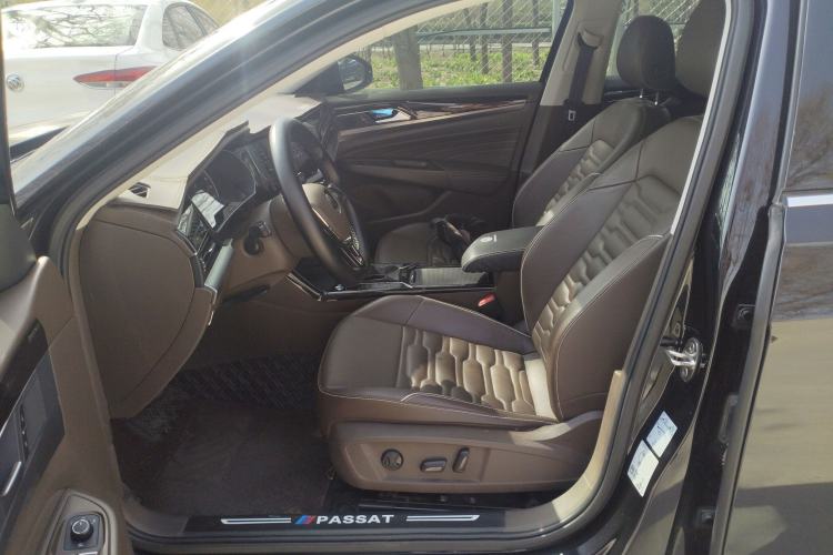 Used Volkswagen Passat 2020 Facelift 330TSI Elite Edition China VI Standard Left Front Seat