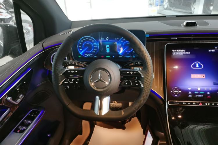 Used Mercedes-Benz EQE SUV 2024 500 4MATIC Pioneer Edition Steering Wheel