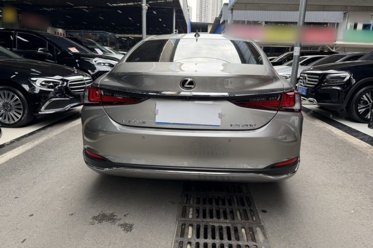 Used Lexus ES 2021 200 Excellence Edition
