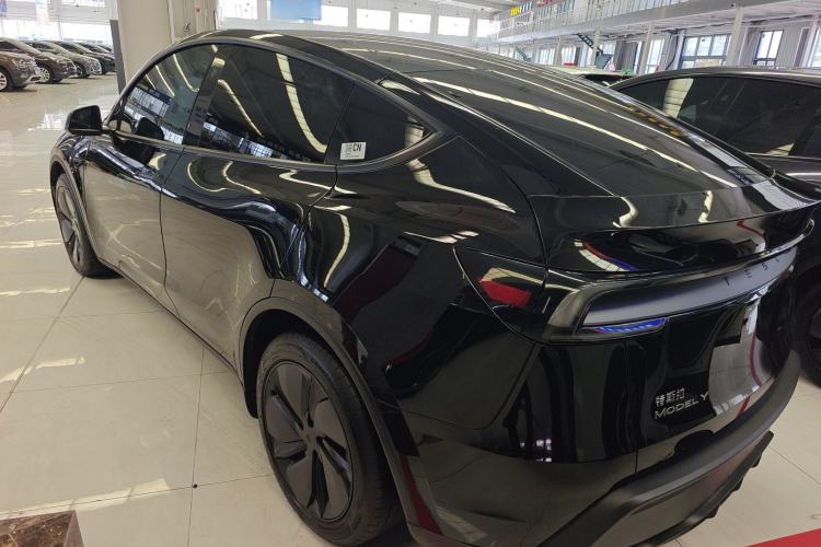 Used Tesla Model Y 2025 Rear-Wheel-Drive Version
