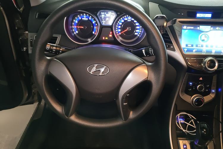 Used Hyundai Elantra (5th Generation / Langdong) 2015 1.6L Automatic Fashion Model