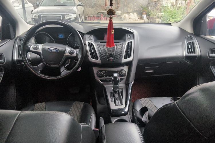 Used Ford Focus 2012 Hatchback 1.6L Automatic Fashion Edition
