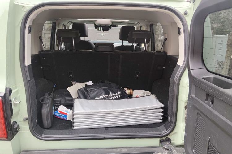 Used Tank 300 2023 City Edition 2.0T—Stylish as Ever Trunk