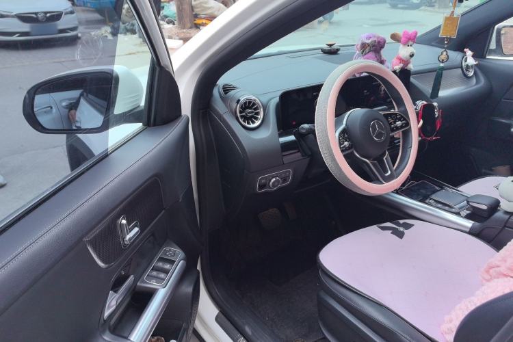 Used Mercedes-Benz GLA 2022 GLA 200 Driver Seat