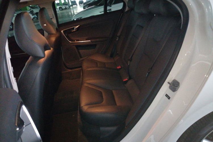 Used Volvo S60 2016 S60L T4 Zhiyuan Edition Left Rear Seat